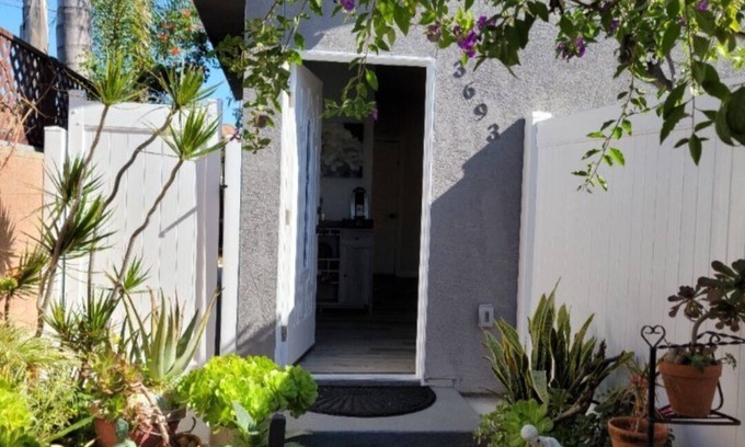 Clairemont Mesa House | Charming 1-bedroom guesthouse with WiFi and AC in brilliant San Diego