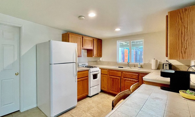 Ojai House | Charming 1-bedroom guesthouse in desirable Ojai with AC close to town