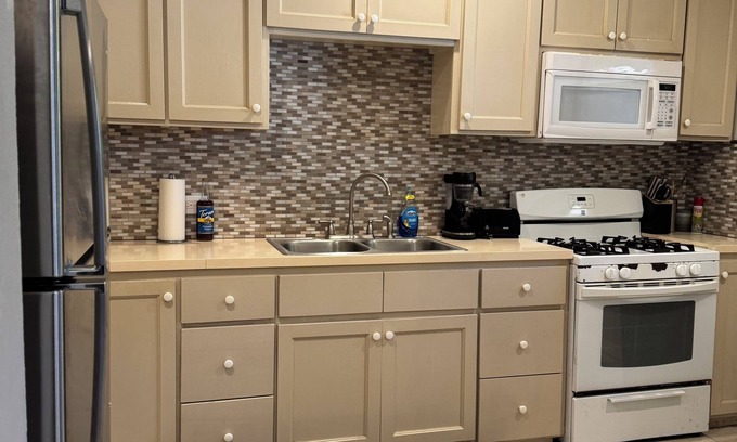 Rosendal Apartment | Charming 1-bedroom with AC and WiFi in St Thomas