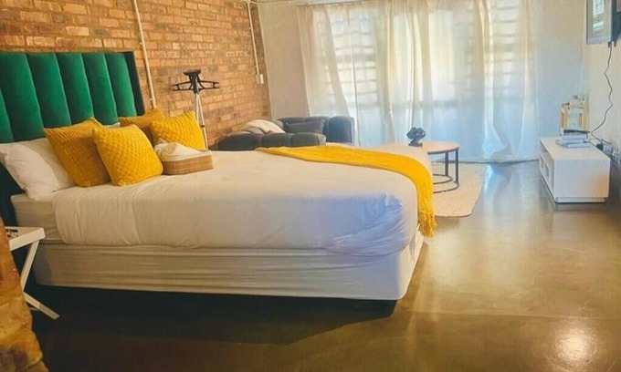 Downtown Johannesburg Apartment | Charming 1-bedroom apartment in Maboneng Johannesburg