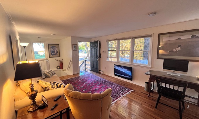 Wayland Apartment | Charming 1000 Sq Ft 1 Bedroom Aupair Suite: Prime Wayland Location