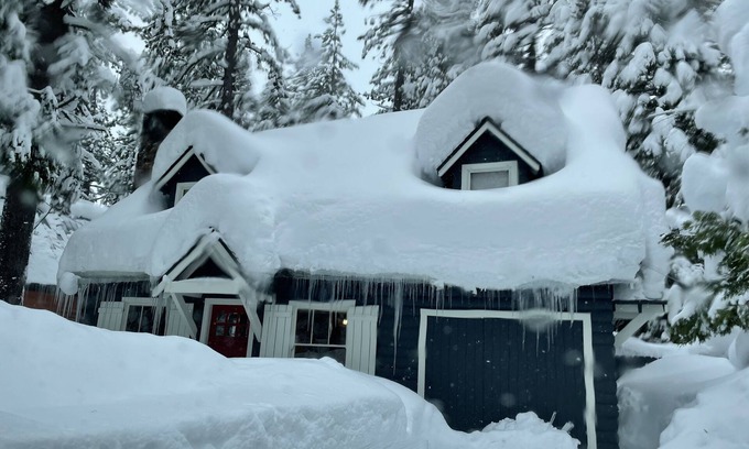 Sunnyside Cottage | Charming 1930's cottage on the lake side of Highway 89 in Sunnyside, Lake Tahoe