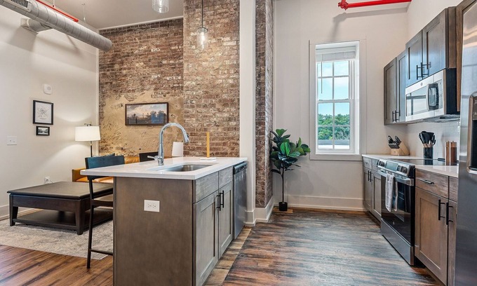 McMinnville Condo | Charming 1BR condo in McMinnville, TN, perfect for a cozy getaway.