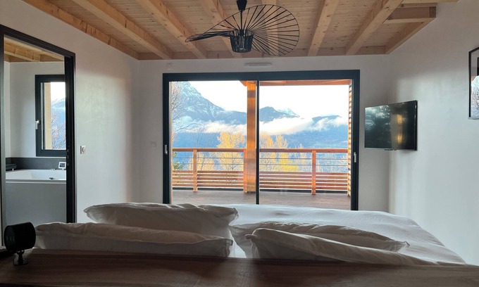 Saint-Apollinaire Apartment | Charming 2-bedroom hotel suites with jacuzzi in welcoming Saint-Apollinaire