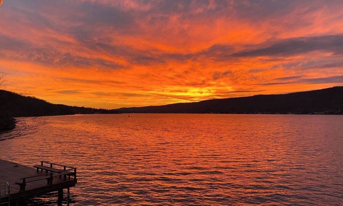 Greenwood Lake House | Charming 2 Bed/2 Bath Lakefront house on Greenwood Lake 2 Patios, Dock, Grill