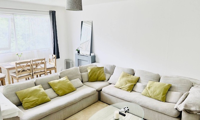 Hemel Hempstead Apartment | Charming 2-bed Apartment in Hemel Hempstead