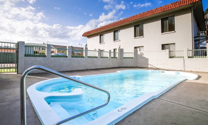 Batemans Bay Apartment | Charming 2-Bed Apartment with Bay Views