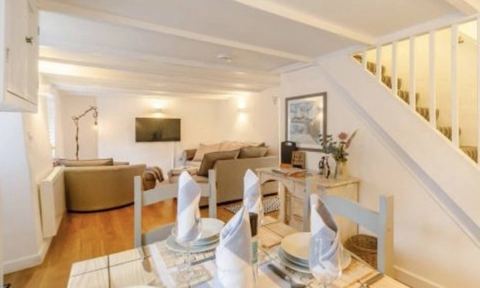Wadebridge Cottage | Charming 2-Bed Cottage in Wadebridge, Cornwall