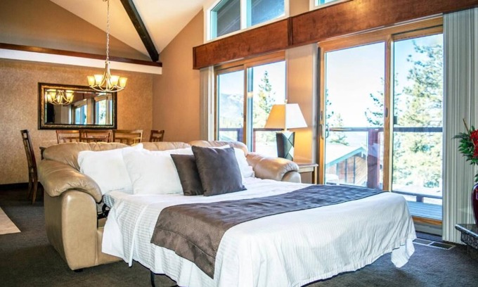 Incline Village House | Charming 2-bedroom townhome in Incline Village close to mountain and restaurants