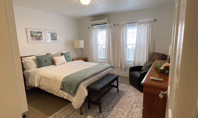 Devonshire Apartment | Charming 2-bedroom apartment with WiFi and AC in Devonshire