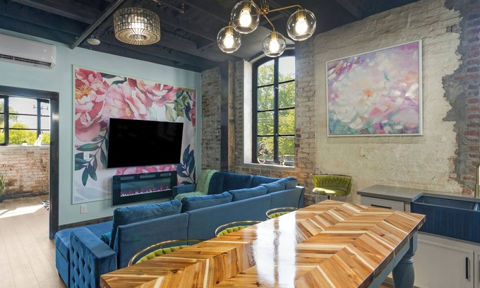 Covington Apartment | Charming 2-bedroom apartment with AC, WiFi in the Heart of Covington Square