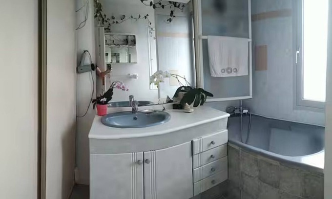 Gentilly Apartment | Charming 2-bedroom apartment in wonderful Gentilly with AC