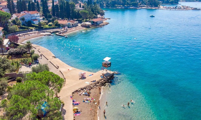 Barusici Apartment | Charming 2-bedroom apartment with Sea View, Pets-Friendly in Ljutići