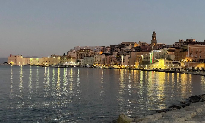 Gaeta Apartment | Charming 2-bedroom apartment with WiFi, AC in amazing Strategic place Petallowed