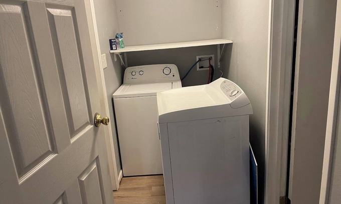 Washington Virginia Vale Apartment | Charming 2-bedroom apartment with WiFi, AC in terrific Denver 80224
