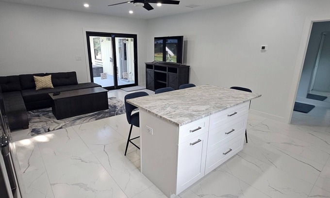 Naples Apartment | Charming 2-bedroom apartment with AC, WiFi in marvelous Naples