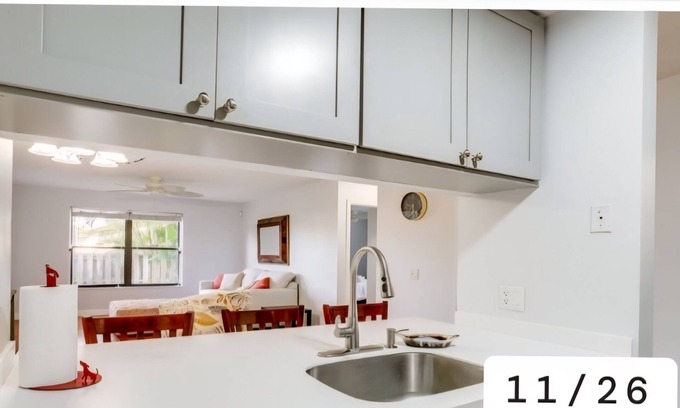 Stuart Condo | Charming 2-bedroom condo with AC, WiFi in quaint Stuart