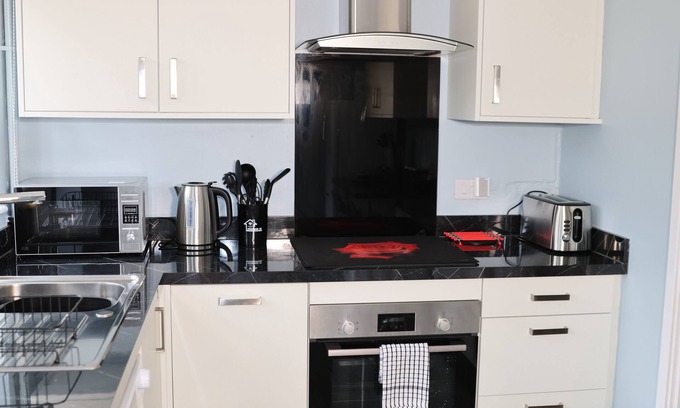 Clifton House | Charming 2-bedroom house with WiFi in lovely Nottingham