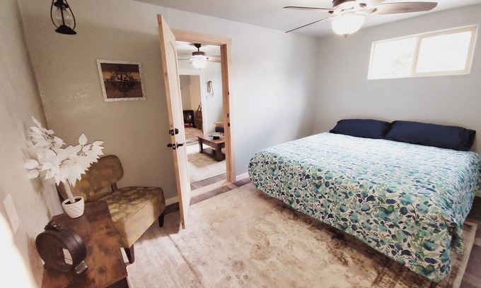 Cascade Apartment | Charming 2-bedroom hotel with indoor fireplace