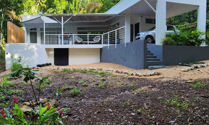 Canton Hojancha House | Charming 2-bedroom house in lovely Puerto Carrillo with WiFi, AC
