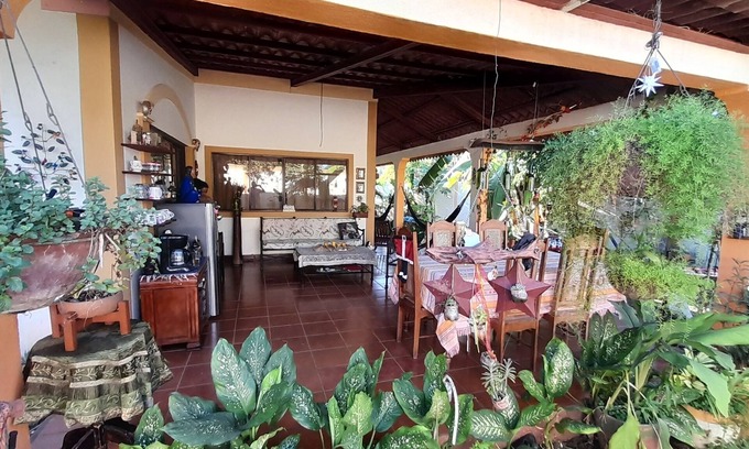 Leon House | Charming 2-bedroom house in León with WiFi access