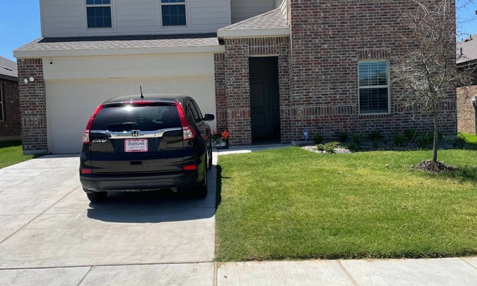 Aubrey House | Charming 2-bedroom house with HVAC in Aubrey