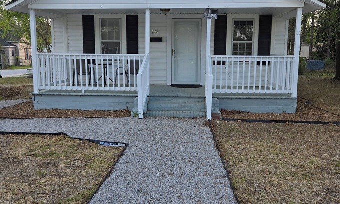Cheraw House | Charming 2-bedroom house in Cheraw with AC