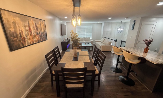 Toledo House | Charming 2-bedroom house in delightful Toledo Ohio