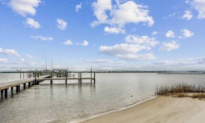 Mary Esther House | Charming 2-bedroom townhome with sound access, pool and grill