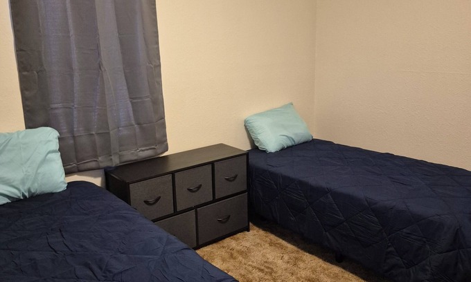 Bismarck House | Charming 2-bedroom townhome with WiFi, AC in brilliant Bismarck