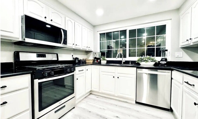 Milpitas House | Charming 2-bedroom unit in delightful Milpitas with AC, WiFi