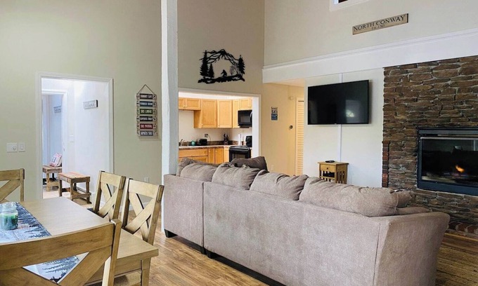 North Conway House | Charming 2-bedroom house with AC, WiFi in North Conway