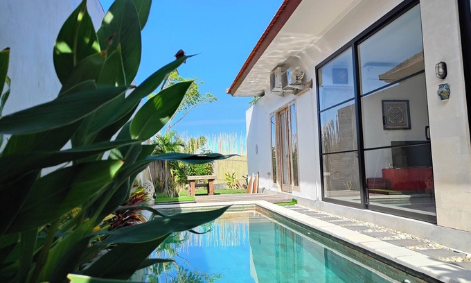Dencarik Villa | Charming 2-bedroom villa in enjoyable Buleleng with Private Pool for Long Stay