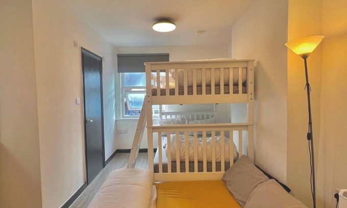Golders Green Apartment | Charming 2-Minute Walk to Golders Green Station – Perfect Base for London.