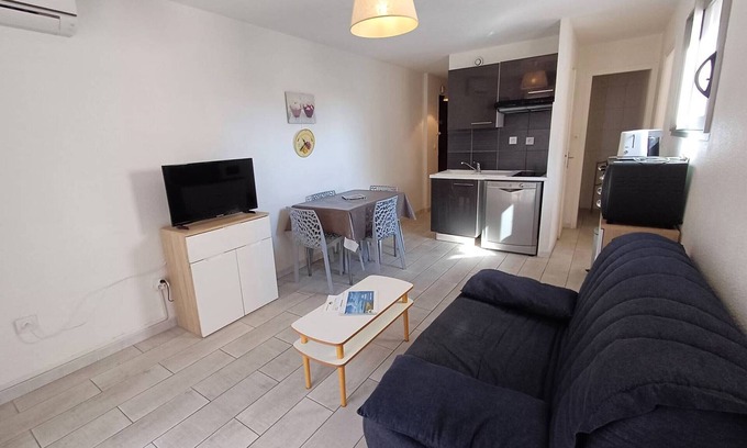 Balaruc-les-Bains Apartment | Charming 2-Star T2 w/Parking near Thermal Spa & Thau Lagoon