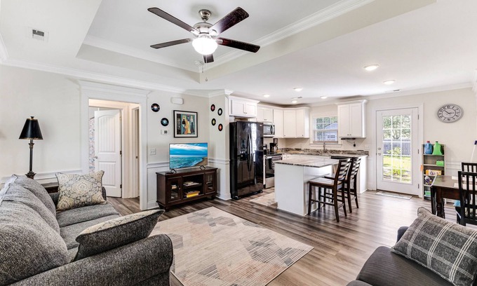 Boiling Spring Lakes House | Charming 2B, 2Bth Home In Boiling Spring Lakes, Mins from Southport and Oak Island