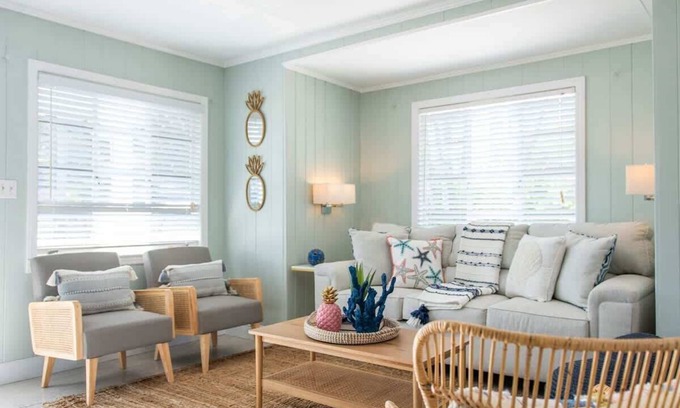 Sarasota Cottage | Charming 2BD Bungalow Close to Crescent Beach!