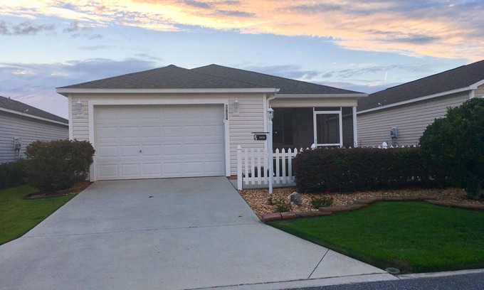 Fernandina Villa | Charming 2bedroom villa with WiFi and AC in The VillagesnFree courtesy golf cart