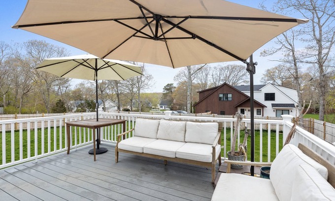 Sagamore Beach House | Charming 2BR Dog-Friendly Near Sagamore Beaches - Large Yard, Modern Kitchen, Central Air, Smart TVs