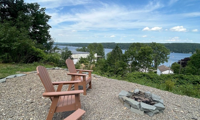 Hammondsport House | Charming 3 bdr. house close to Hammondsport and lots of local attractions!