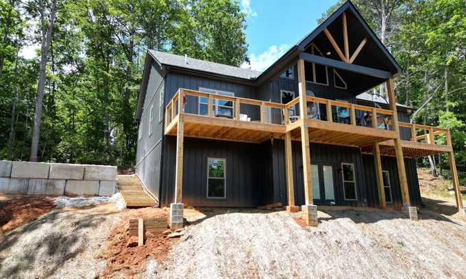 Demorest House | Charming 3 Bed 2 bath Riverfront New! Chic Home in Demorest, GA mountains.