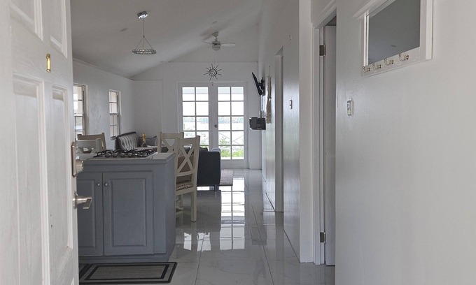 Lance aux Epines House | Charming 3-bedroom apartment in delightful Lance aux Epines with WiFi, AC