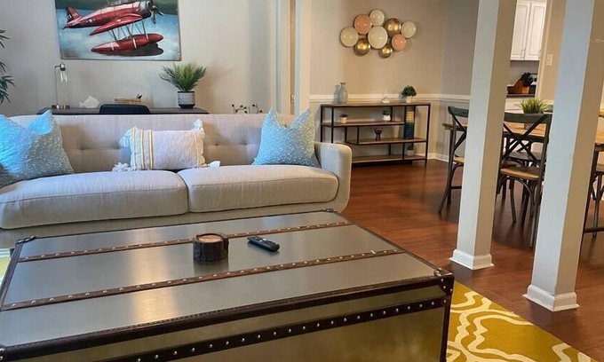 Norfolk - Virginia Beach House | Charming - 3 bedroom, two floor condo with parking