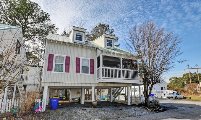 Cat Hill Cottage | Charming 3 Bedroom Cottage in Bahama Beach Cottages! Dog Friendly, WIFI, Beach Town!