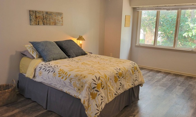 Bowie House | Charming 3 Bedroom & 2.5 Bath w/Pool and Playground