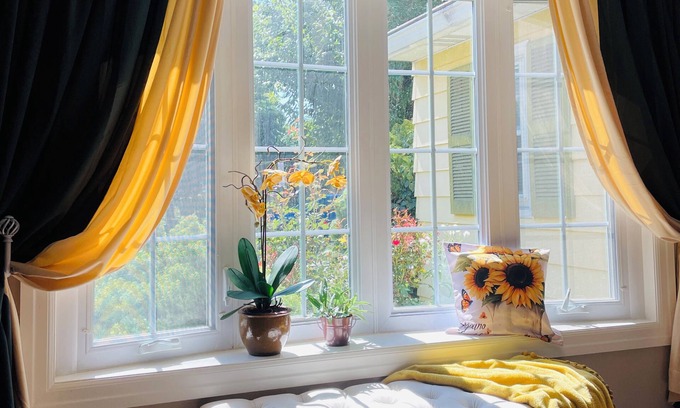 Princeton House | Charming 3-bedroom estate in Downtown Princeton with Free Parking
