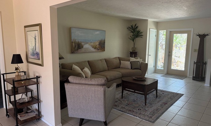 Englewood Other | Charming 3-bedroom farmhouse on 5 acres with in enchanting Englewood, FL.
