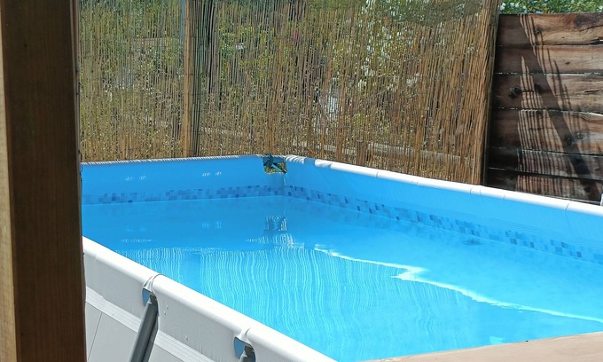 Bellegarde Boat Rental | Charming 3-bedroom house boat with AC, WiFi in beautiful Bellegarde