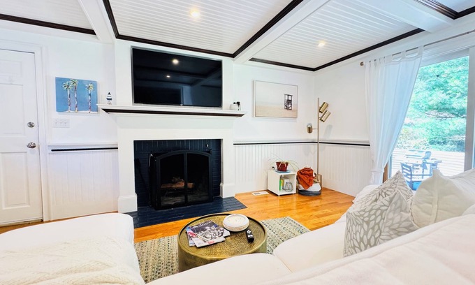 Osterville House | Charming 3-bedroom house in Barnstable