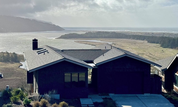 Pacific City House | Charming 3-bedroom home - WiFi, AC, & Clubhouse access in enjoyable Pacific City